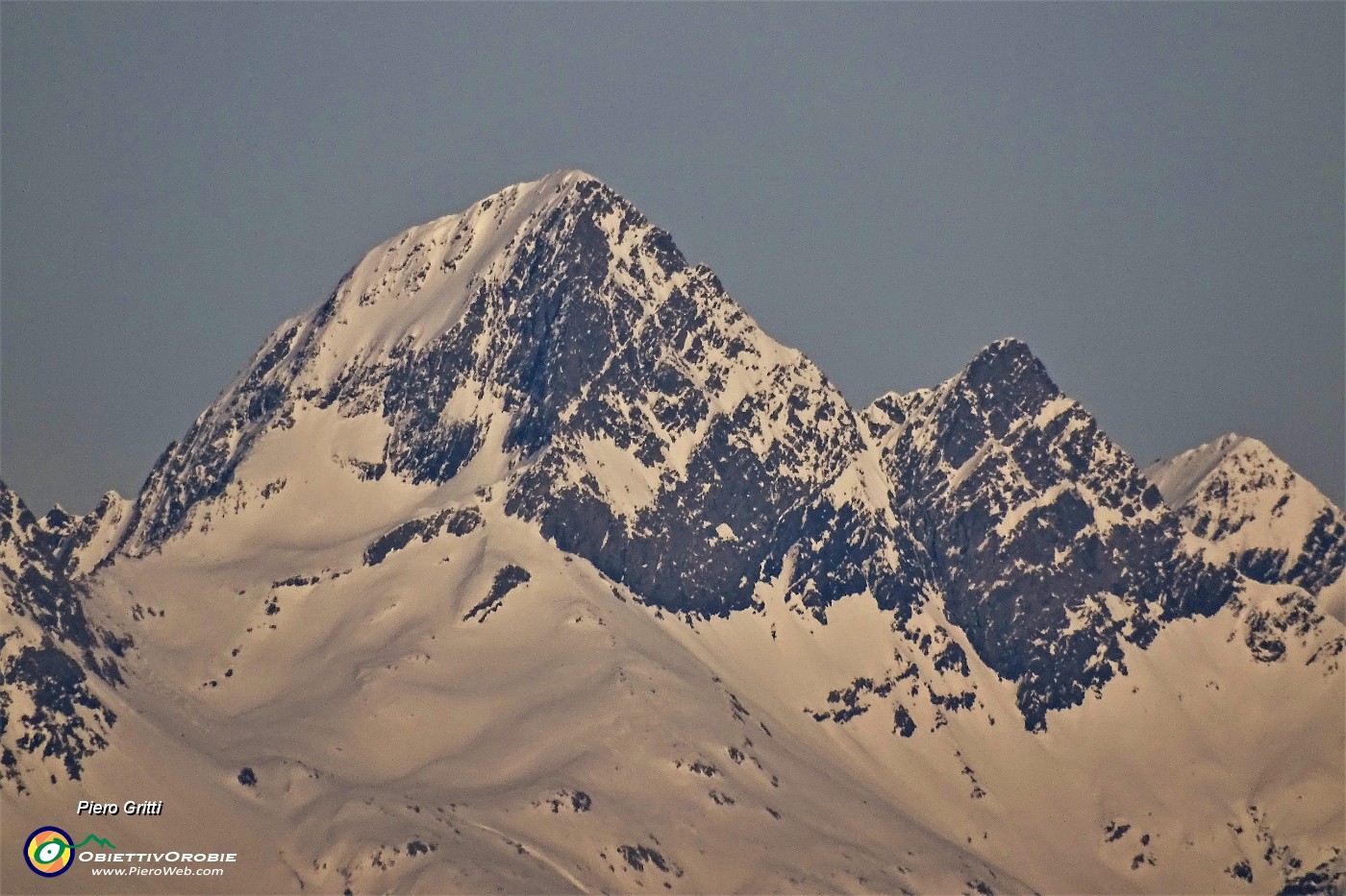 54 Dai Piani d'Alben maxi-zoom zoom verso il Pizzo del Diavolo.JPG